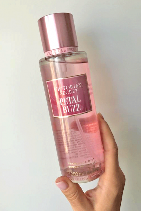 Spray de corp parfumat Victoria's Secret Petal Buzz 250 mlIVET.RO - Reduceri de până la -80%